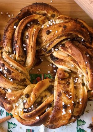 Karácsonyi fahéjas koszorú 🎄 recept fotója