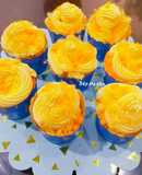 Bánh cupcake sốt kem phô mai trứng muối chà bông