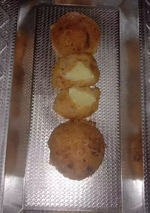 રાઈસ ચીઝ બોલ્સ (Rice Cheese Balls Recipe In Gujarati) રેસીપી મુખ્ય ફોટો