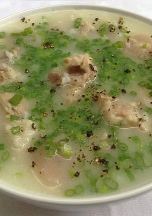 Hình của món Cháo đậu xanh nấu sườn.