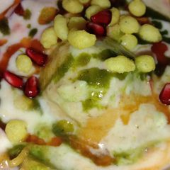 A picture of Dahi bhalle Chaat.