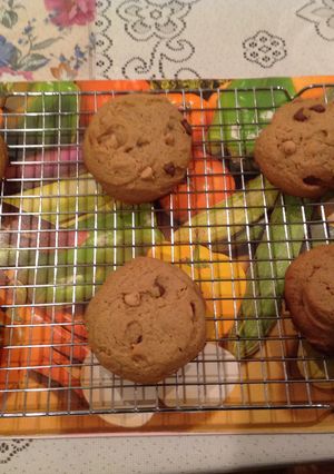 A picture of Chocolate chip cookies.