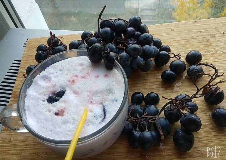 Recipe of Ultimate Healthy and tasty black grapes milkshake