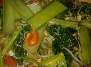 Foto resep Toge caisin masak tumis#oke buat foodcombiner