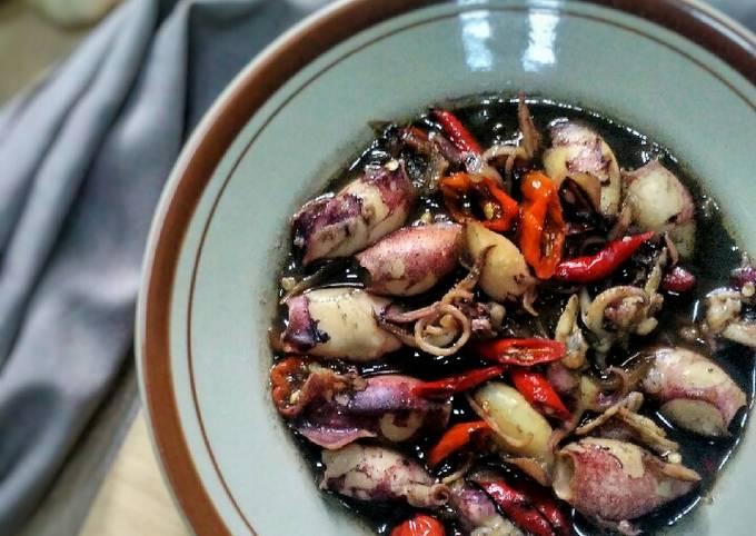 Resep Cumi Masak Hitam oleh Ummu Zhillan's Kitchen - Cookpad