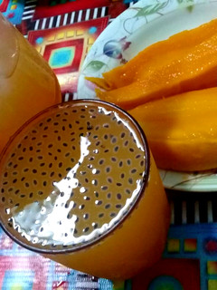 A picture of Mango Chia Seed Drink.