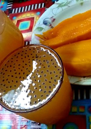 A picture of Mango Chia Seed Drink.