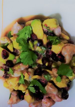 Foto principal de Tartar de langostinos con aguacate y granada