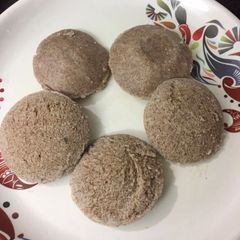 A picture of Finger Millet Ragi / nachni Idli.