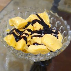 A picture of Mango Rabri kulfi.
