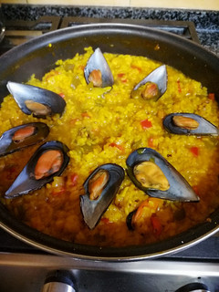 Una foto de Paella de marisco