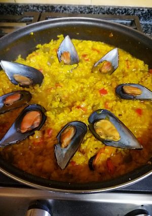 Una foto de Paella de marisco
