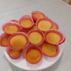 A picture of Vanilla cupcakes.