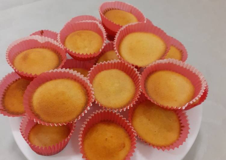 Step-by-Step Guide to Prepare Speedy Vanilla cupcakes