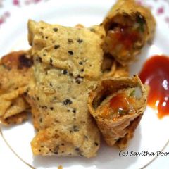 A picture of Stuffed Potato Papad Rolls.