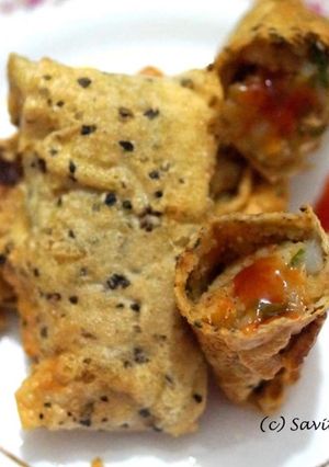 A picture of Stuffed Potato Papad Rolls.