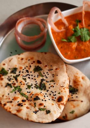 તંદૂરી બટર રોટી (Tandoori Butter Roti Recipe in Gujarati) રેસીપી મુખ્ય ફોટો