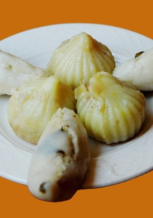 A picture of Sweet and savory Dumplings (Kozhukattai inTamil).
