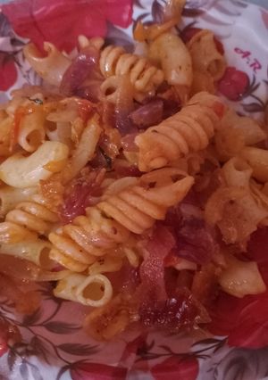 पास्ता (Pasta recipe in hindi) रेसिपी मुख्य फोटो