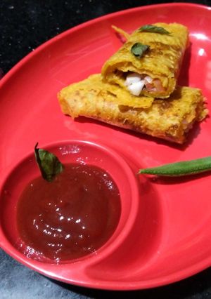 बेसन चीला रोल विद मेयोनीज़ स्टफ्ड रेसिपी मुख्य फोटो