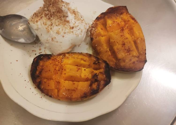 Easy Recipe: Tasty Grilled Mango with Vanilla Icrecream