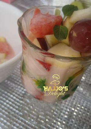 A picture of Creamy fruit salad.