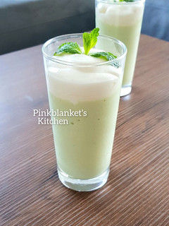 A picture of Cream Cheese Foam Avocado Smoothie.