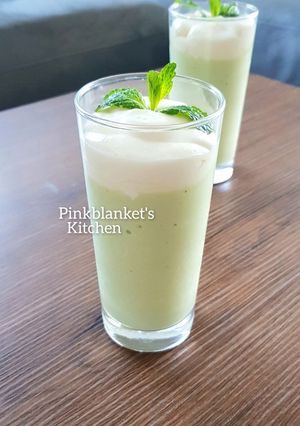 A picture of Cream Cheese Foam Avocado Smoothie.