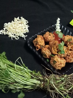 મેગી પકોડા (Maggi Pakoda Recipe In Gujarati) રેસીપી મુખ્ય ફોટો