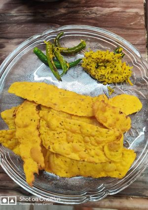 फाफड़ा और पपीता की चटनी (Fafda aur papita ki chutney recipe in hindi) रेसिपी मुख्य फोटो