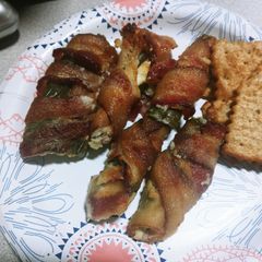 A picture of Bacon Wrapped Jalapeño Poppers.