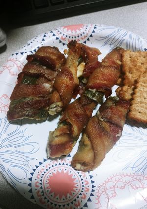 A picture of Bacon Wrapped Jalapeño Poppers.