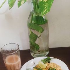 A picture of Kanda poha with peanut.