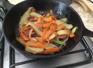 Una foto de Tacos de cáscaras de papa y zanahoria