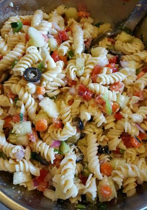 A picture of Easy Pasta Salad.