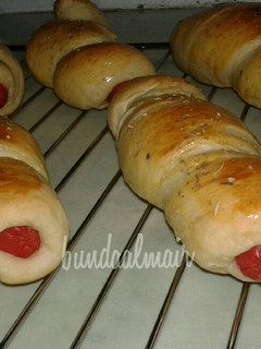 Foto resep Roti sosis sapi lezatos