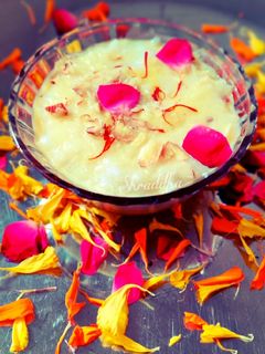 ખીર(Kheer recipe in gujarati) રેસીપી મુખ્ય ફોટો