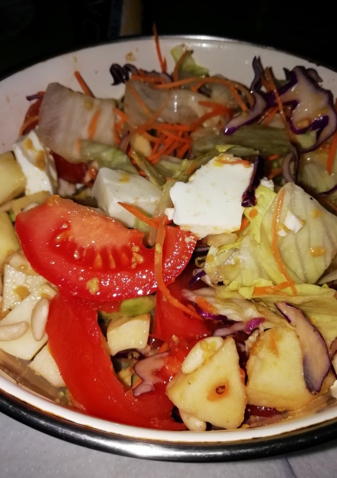 Una foto de Ensalada tropical muy completa, 😘 #mi recetario