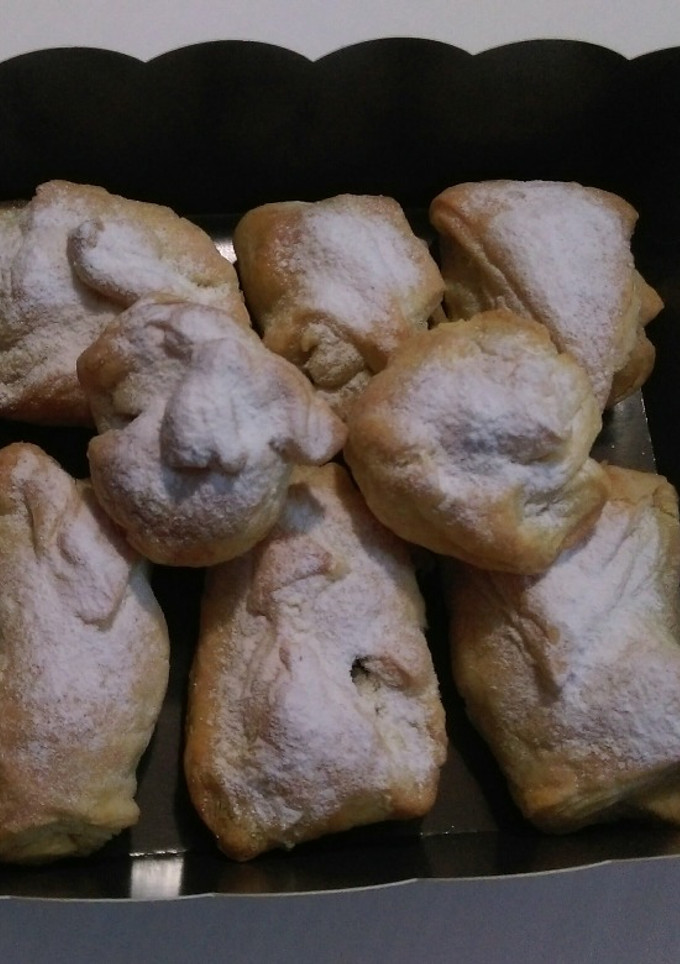 Una foto de Hojaldres rellenos de chocolate y avellanas