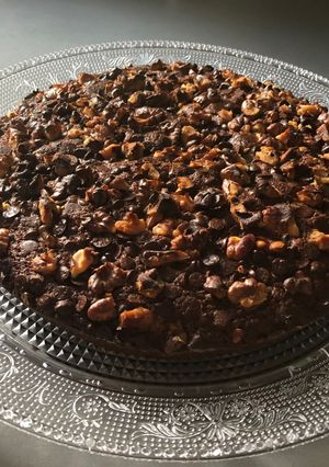 Une photo de Gâteau chocolaté aux noix et à la compote de pommes
