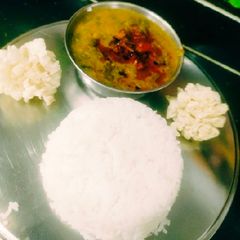 A picture of Saag Chawal.