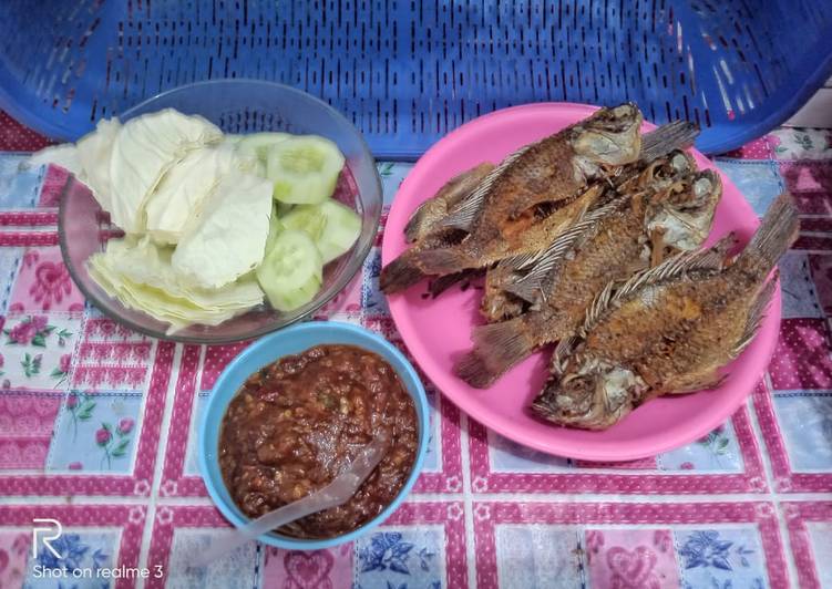 Resep Ikan Mujahir goreng | Bahan Membuat Ikan Mujahir goreng Yang Paling Enak