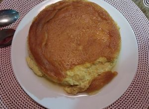 Una foto de Flan de Mango