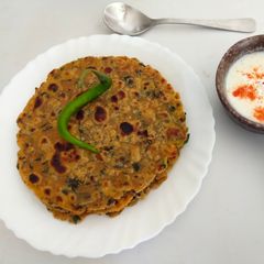 Methi and Sattu power packed thepla A picture of Methi and Sattu power packed thepla.
