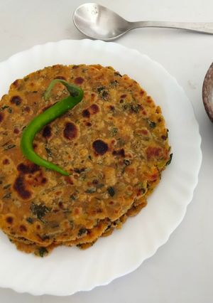 A picture of Methi and Sattu power packed thepla.