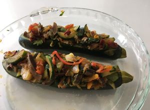 Una foto de Calabacín Relleno de vegetales
