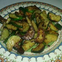 A picture of Garlic Zucchini .