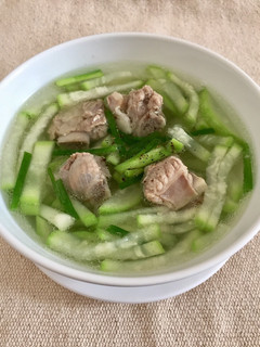 Hình của món Canh bầu nấu sườn.
