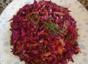 Una foto de Ensalada de Repollo morado cocido a mi estilo