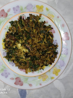 கூனியும் கீரையும் செய்முறை முக்கிய புகைப்படம்